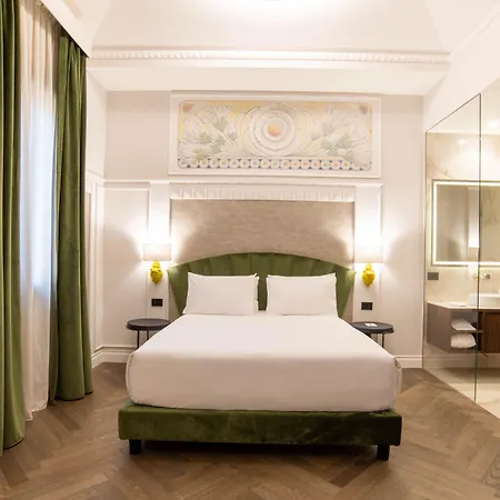 Patria Palace - The Leading Of The World 레체